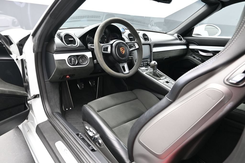 Certified 2022 Porsche 718 Boxster Spyder RWD image 4