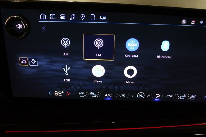 Used 2024 Chevrolet Traverse RS image 49