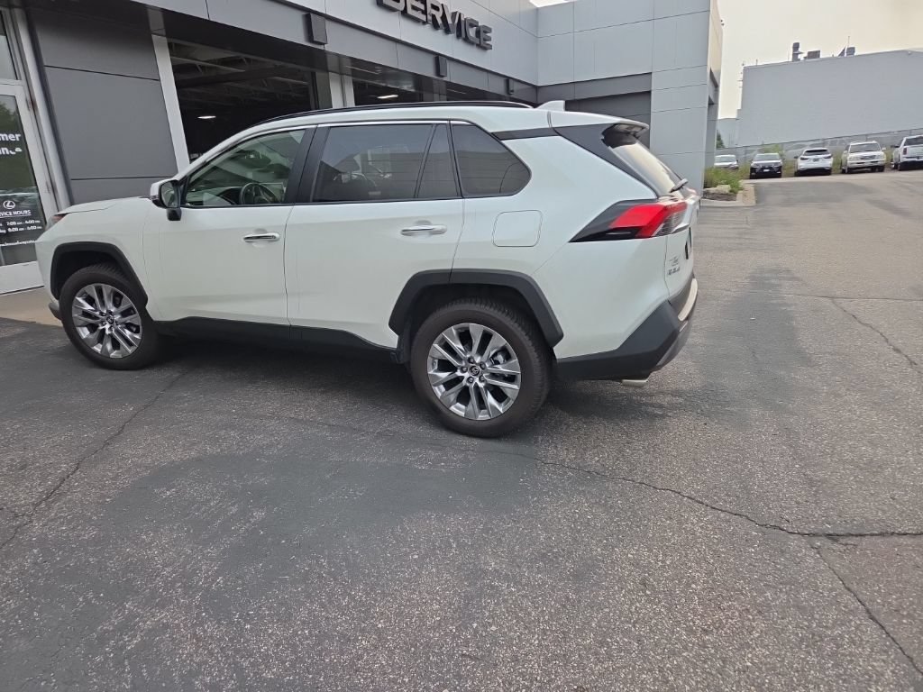 Used 2019 Toyota RAV4 Limited w/ Advanced Technology Package AWD/4WD image 9