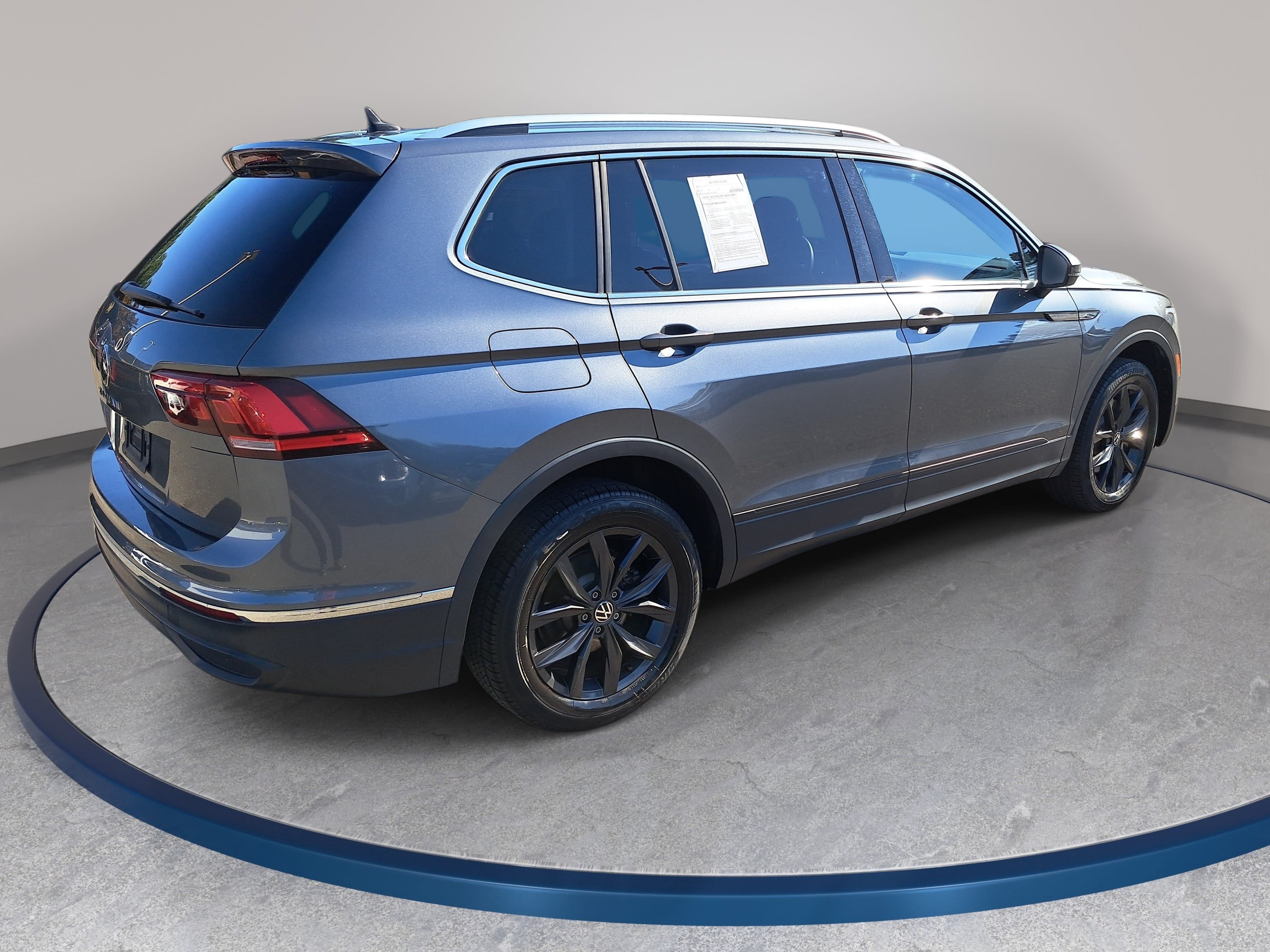Used 2024 Volkswagen Tiguan SE FWD image 5
