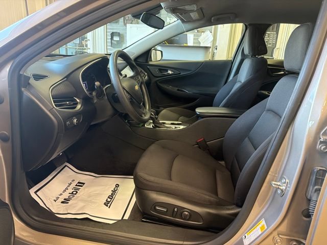 Used 2024 Chevrolet Malibu LT FWD image 9
