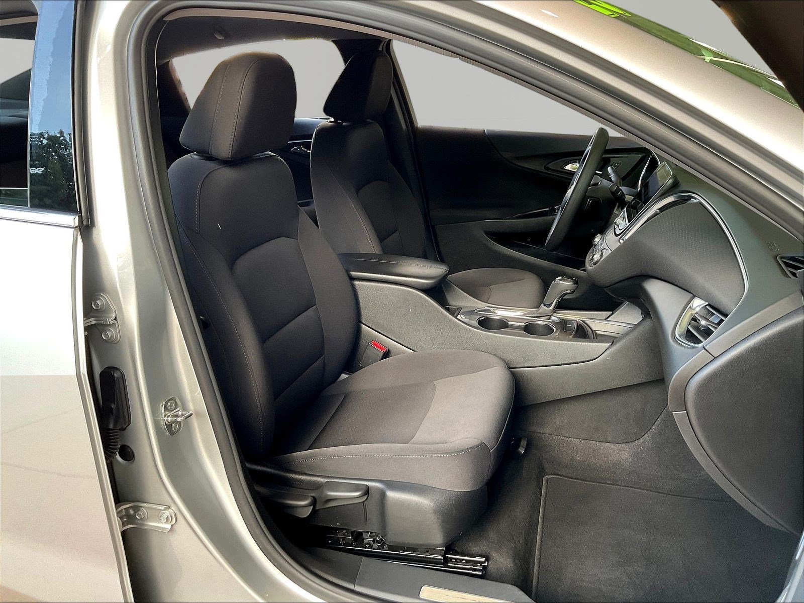 Used 2020 Chevrolet Malibu LT w/ Redline Edition FWD image 28