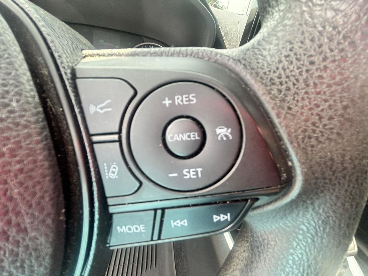 Used 2020 Toyota RAV4 XLE AWD/4WD image 42