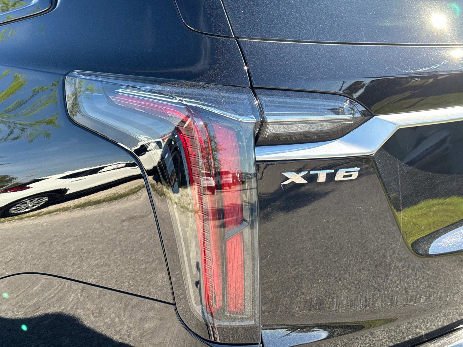 Used 2025 Cadillac XT6 Sport image 11