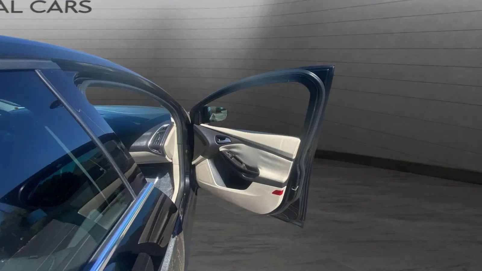 Used 2013 Ford Focus Electric Hatchback FWD image 28