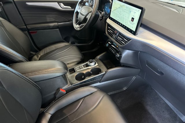 Used 2025 Ford Escape SE w/ PHEV Premium Package FWD image 16