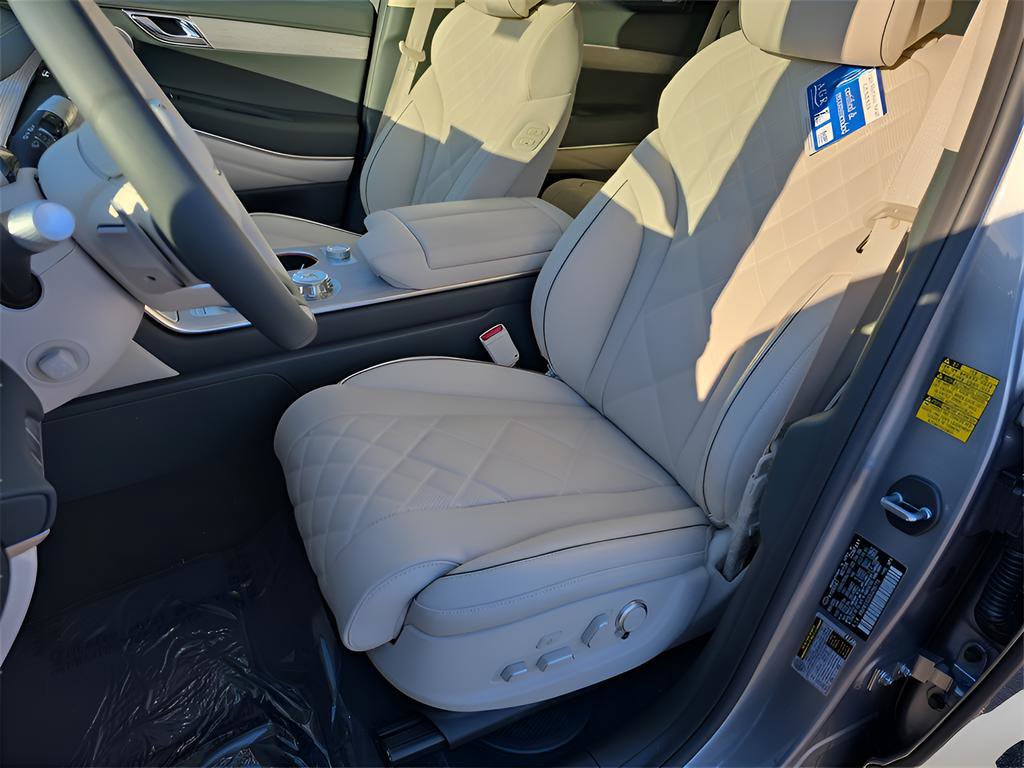 Used 2025 Genesis GV80 3.5T Prestige image 17