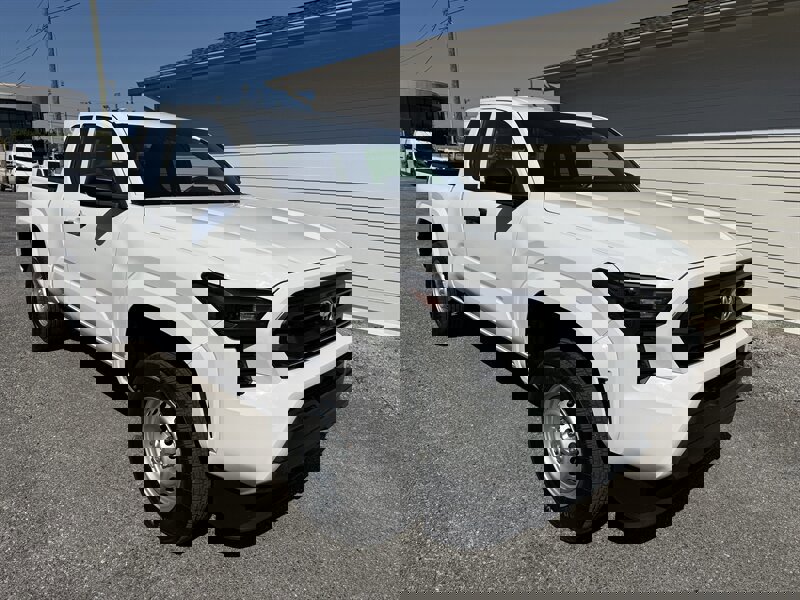 Used 2024 Toyota Tacoma SR image 4