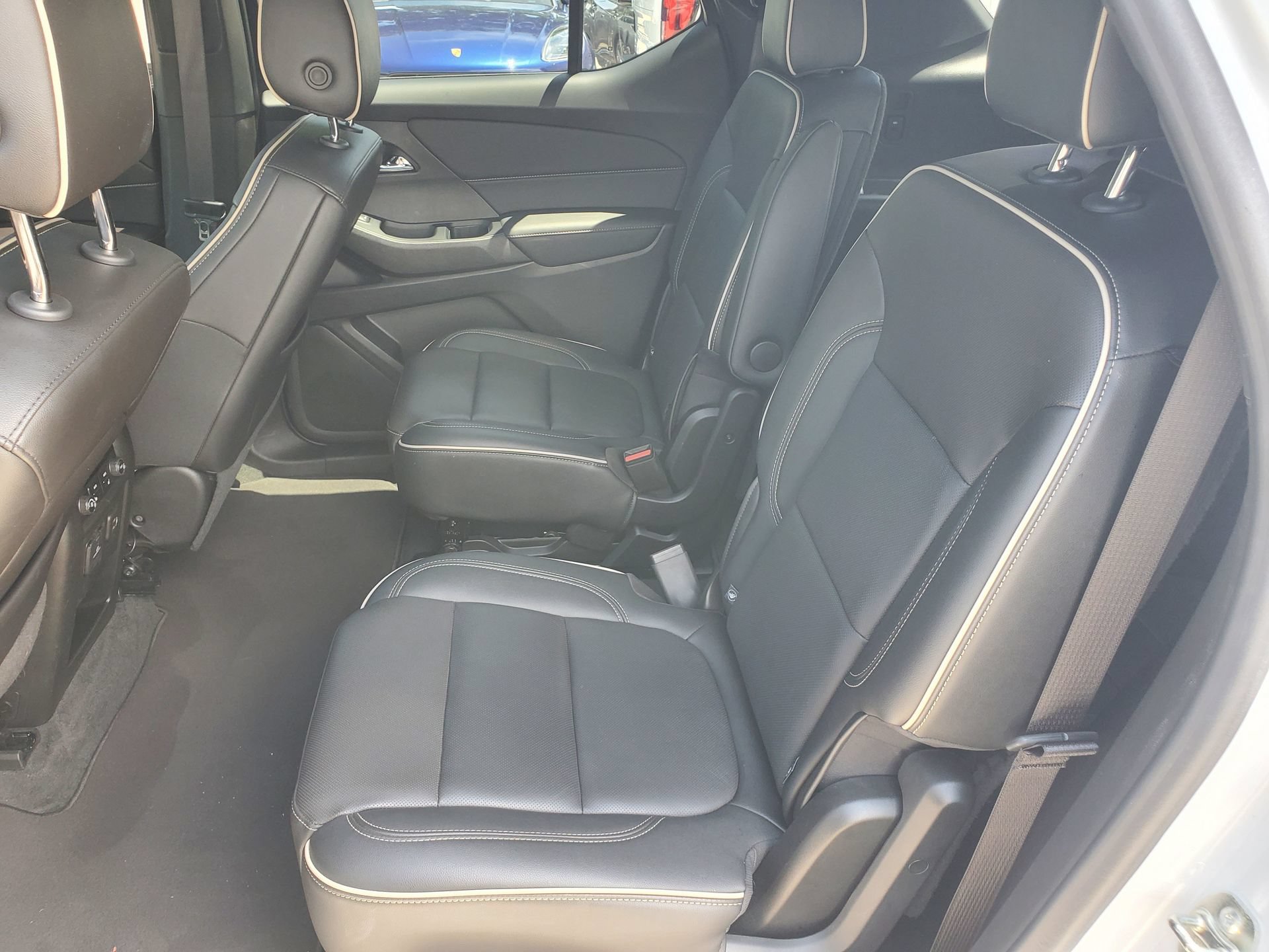 Used 2023 Chevrolet Traverse Premier w/ Redline Edition FWD image 12