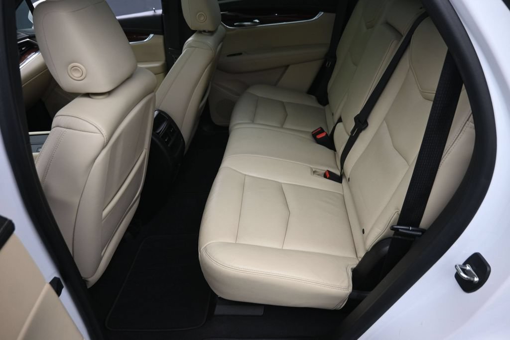 Used 2017 Cadillac XT5 Premium Luxury AWD/4WD image 12