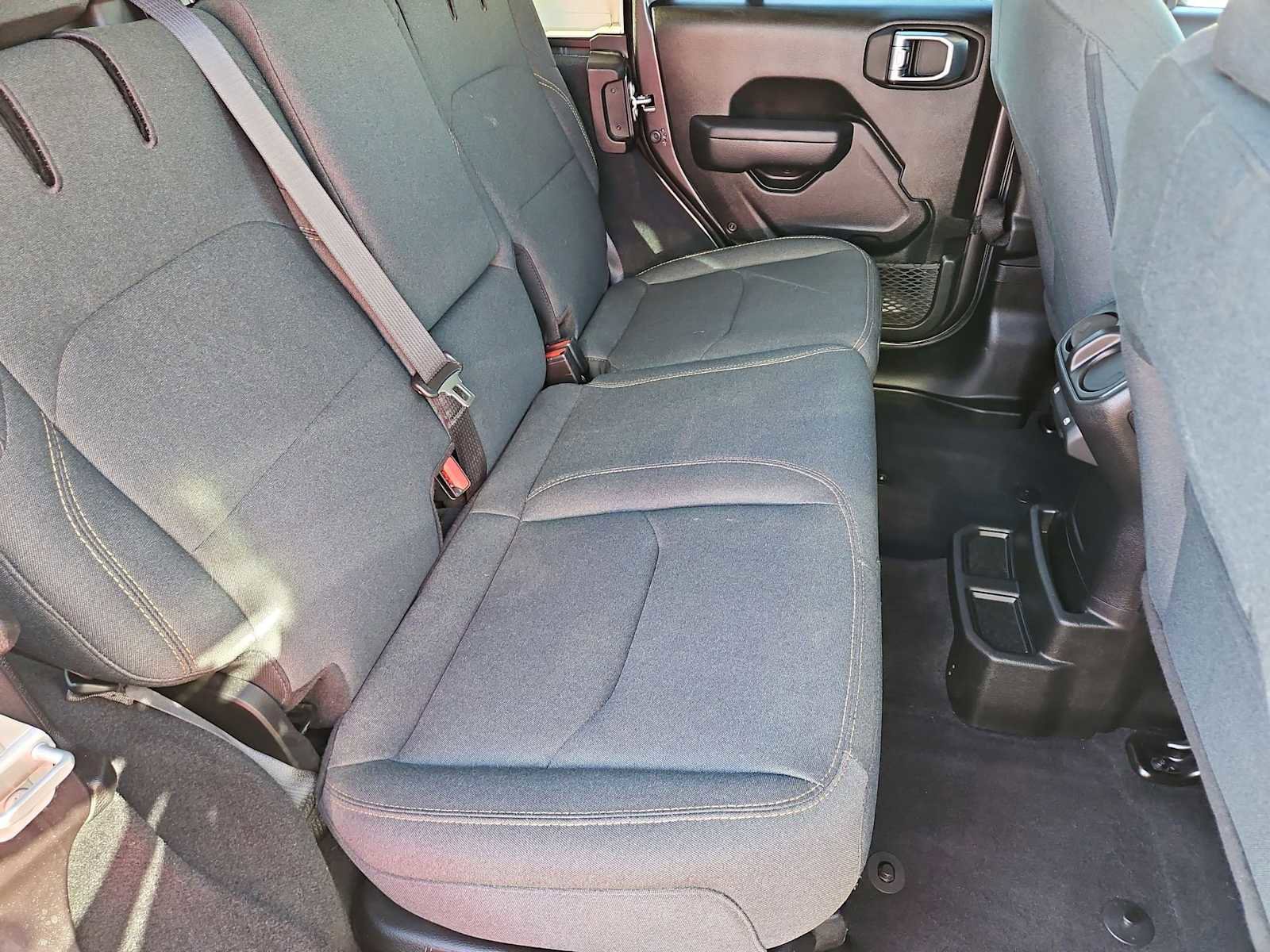 Used 2024 Jeep Wrangler Sport S image 19