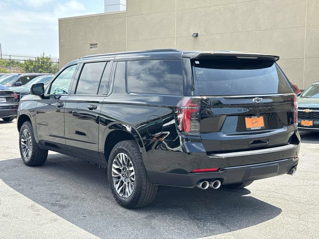 Used 2025 Chevrolet Suburban Z71 AWD/4WD image 4