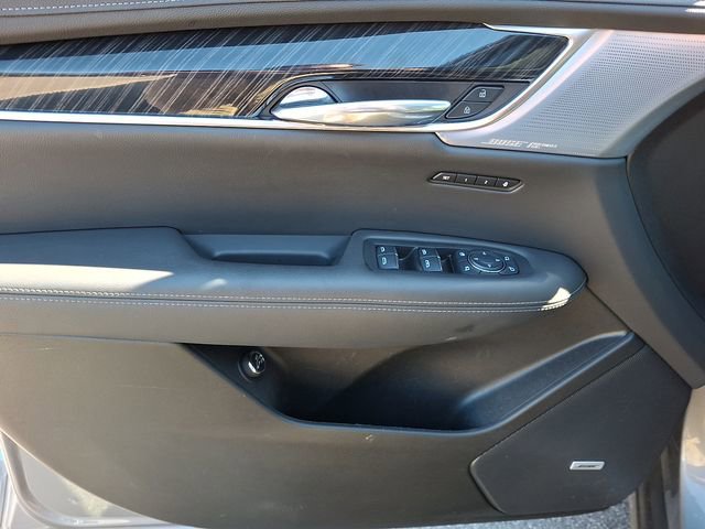 Used 2025 Cadillac XT6 Premium Luxury image 17