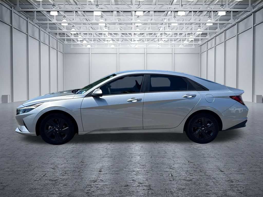 Used 2022 Hyundai Elantra SEL FWD image 4
