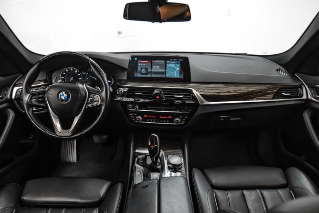 Used 2018 BMW 540i RWD image 16