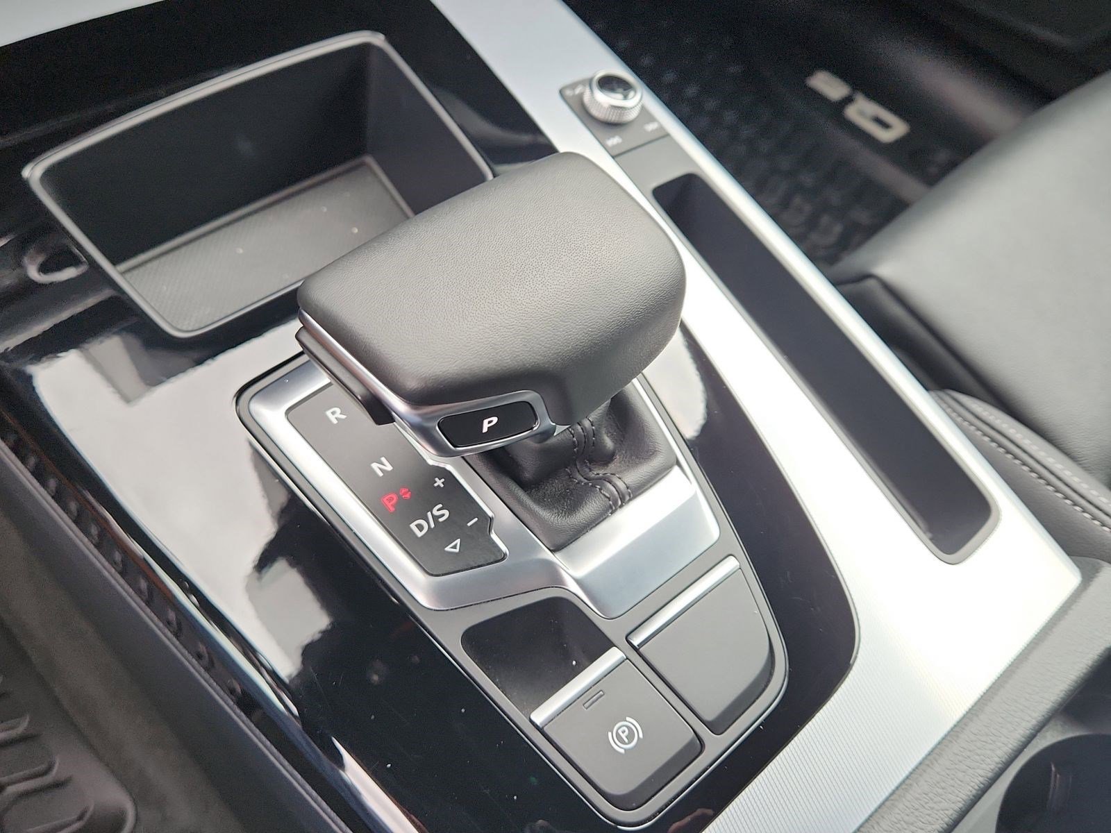 Used 2025 Audi Q5 2.0T Premium w/ Convenience Plus Package image 27
