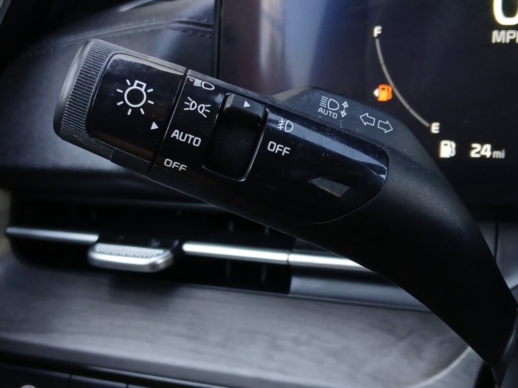 Used 2024 Kia Carnival SX FWD image 12