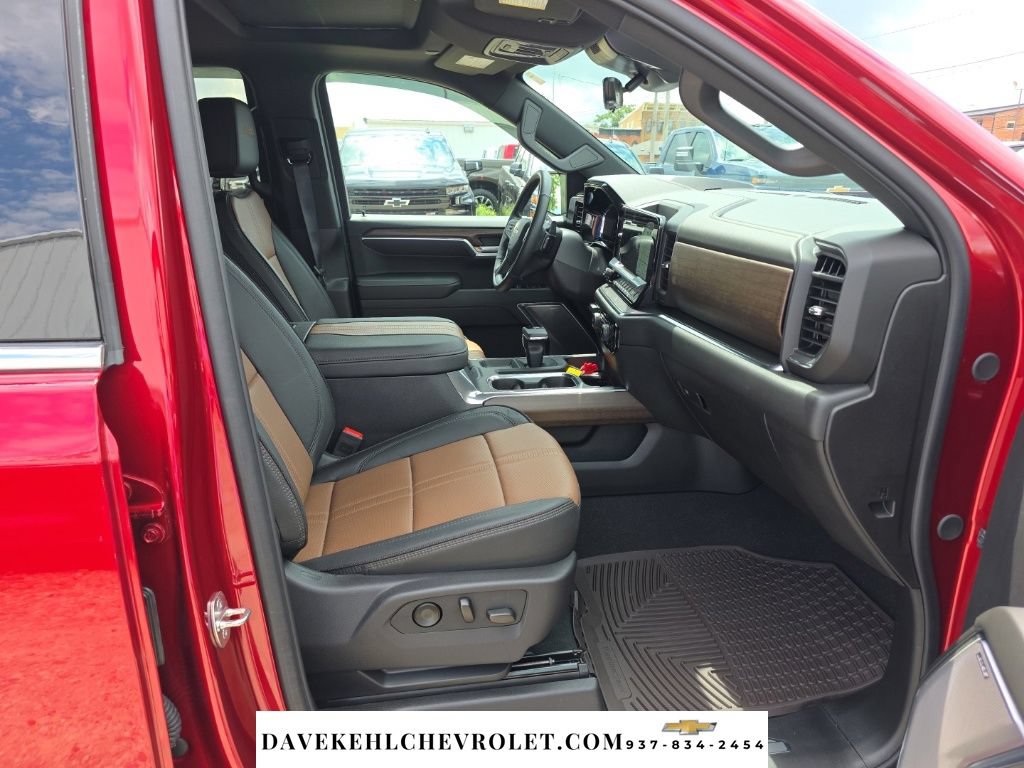 Used 2024 Chevrolet Silverado 1500 High Country w/ Technology Package AWD/4WD image 40