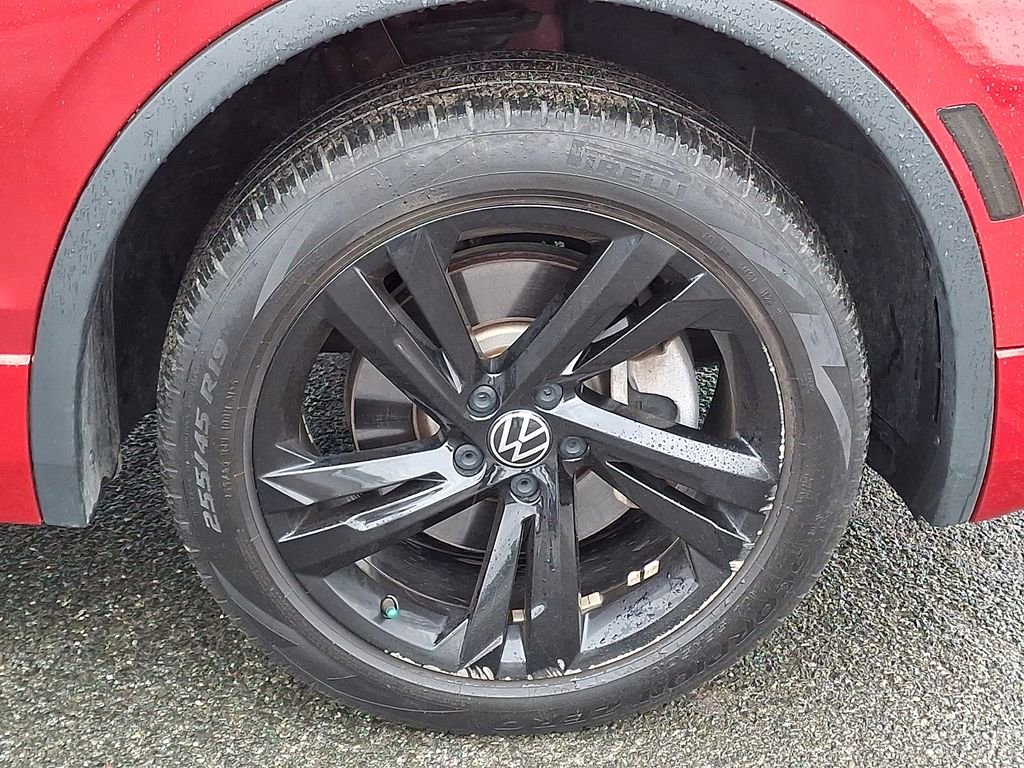 Used 2024 Volkswagen Tiguan SE R-Line AWD/4WD image 11