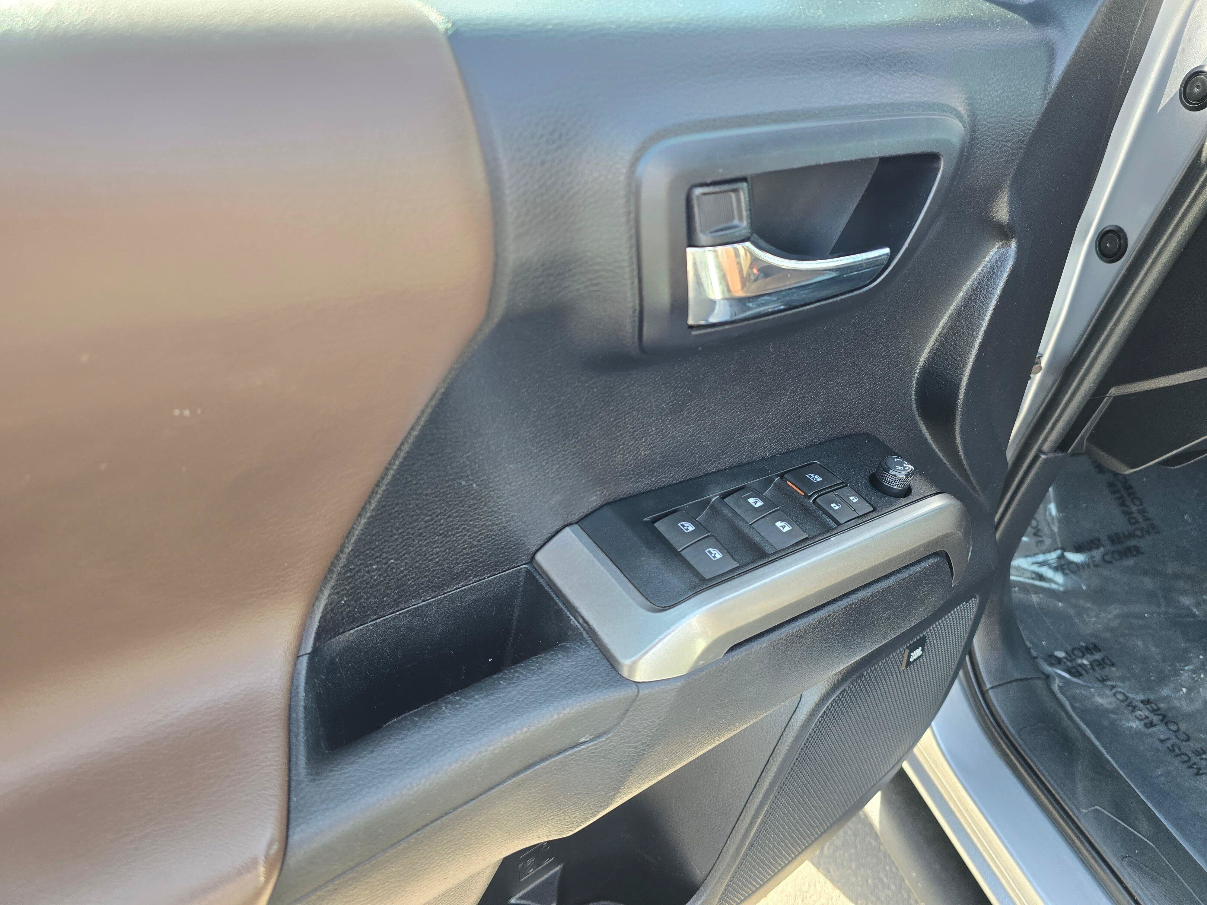 Used 2020 Toyota Tacoma Limited AWD/4WD image 19