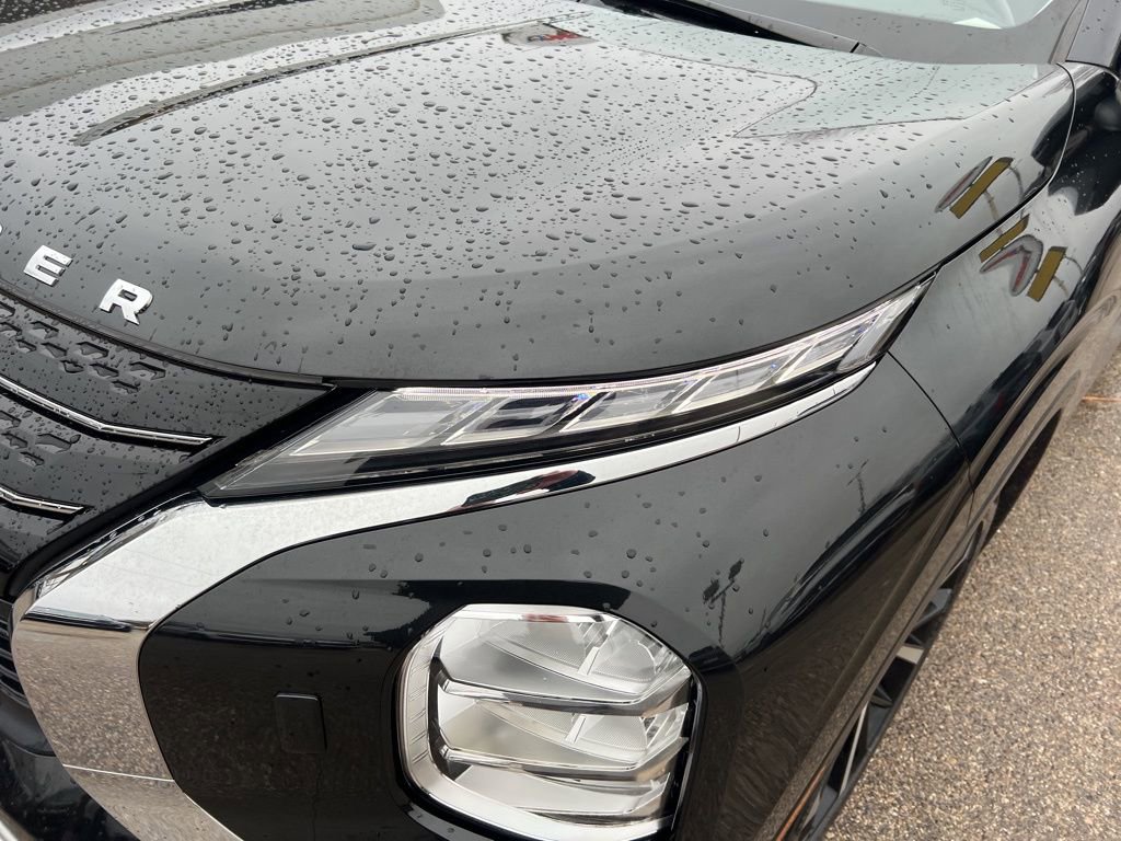 Used 2024 Mitsubishi Outlander SE image 28