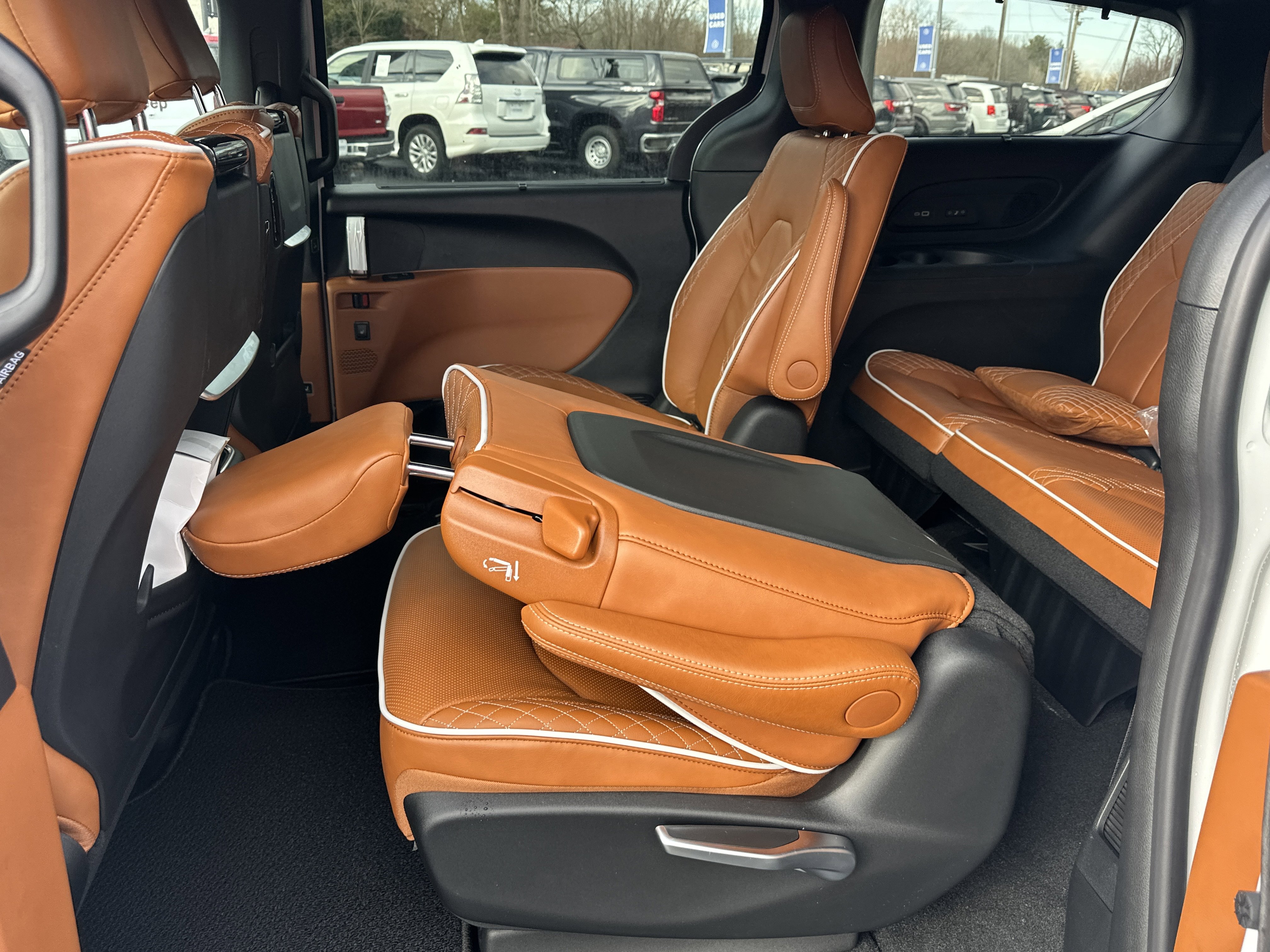 New 2026 Chrysler Pacifica Pinnacle image 30