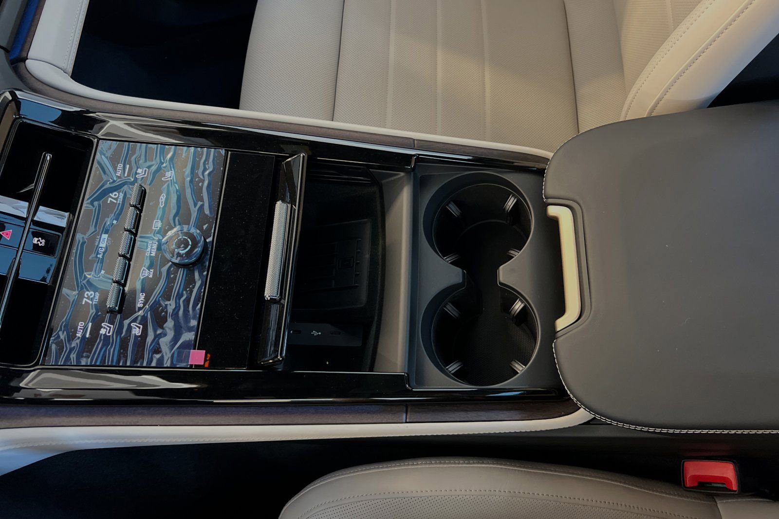 Used 2024 Porsche Panamera 4 image 27