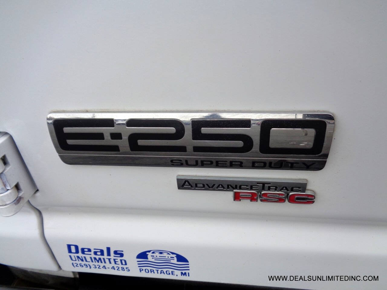 Used 2014 Ford E-250 and Econoline 250 w/ Power Group RWD image 5