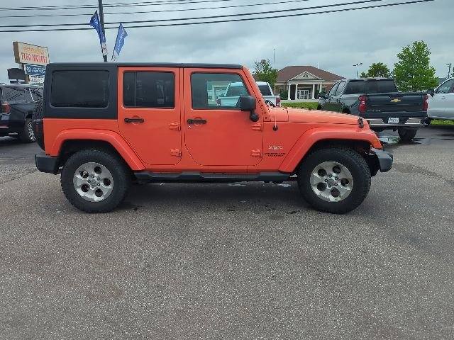 Used 2015 Jeep Wrangler Unlimited Sahara w/ Connectivity Group AWD/4WD image 24
