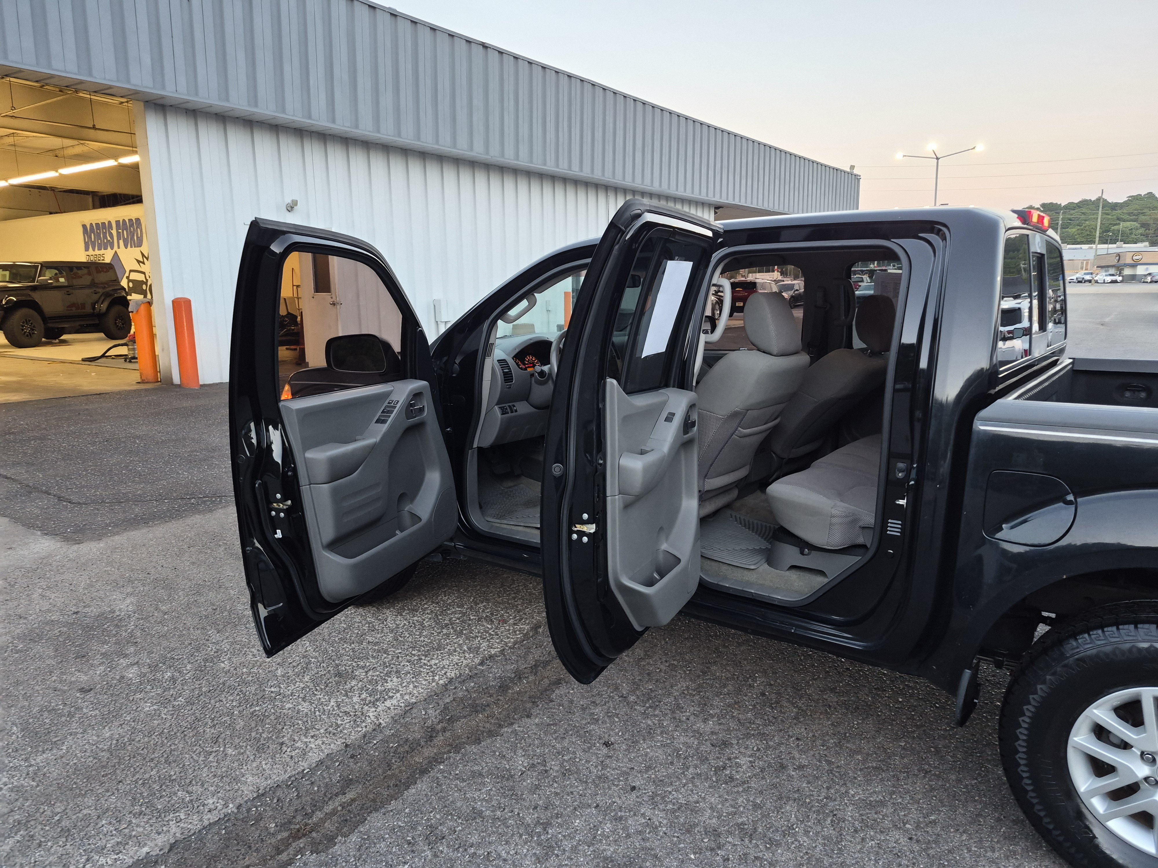 Used 2016 Nissan Frontier SV RWD image 13