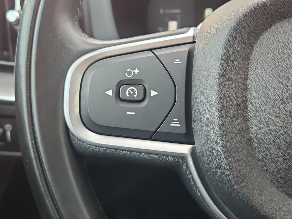 Used 2019 Volvo XC60 T5 Momentum w/ Premium Package AWD/4WD image 25