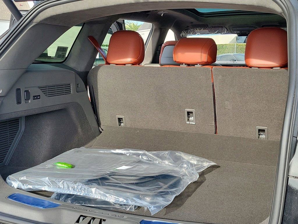 New 2024 Lincoln Nautilus Black Label w/ Jet Appearance Package (87T) image 25