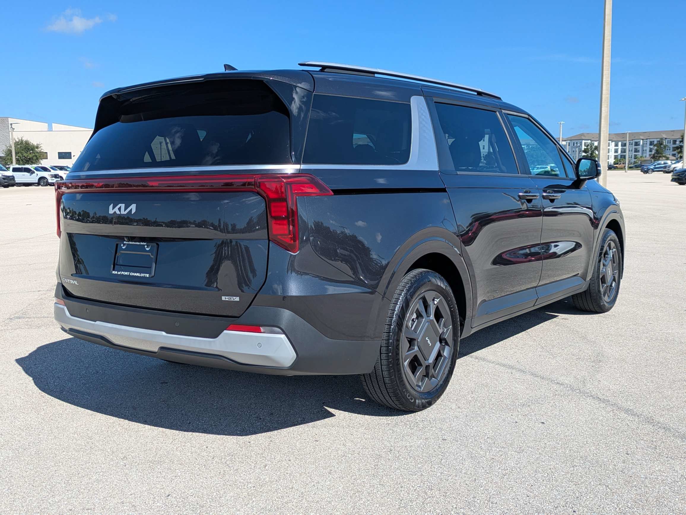 Certified 2025 Kia Carnival EX FWD image 5