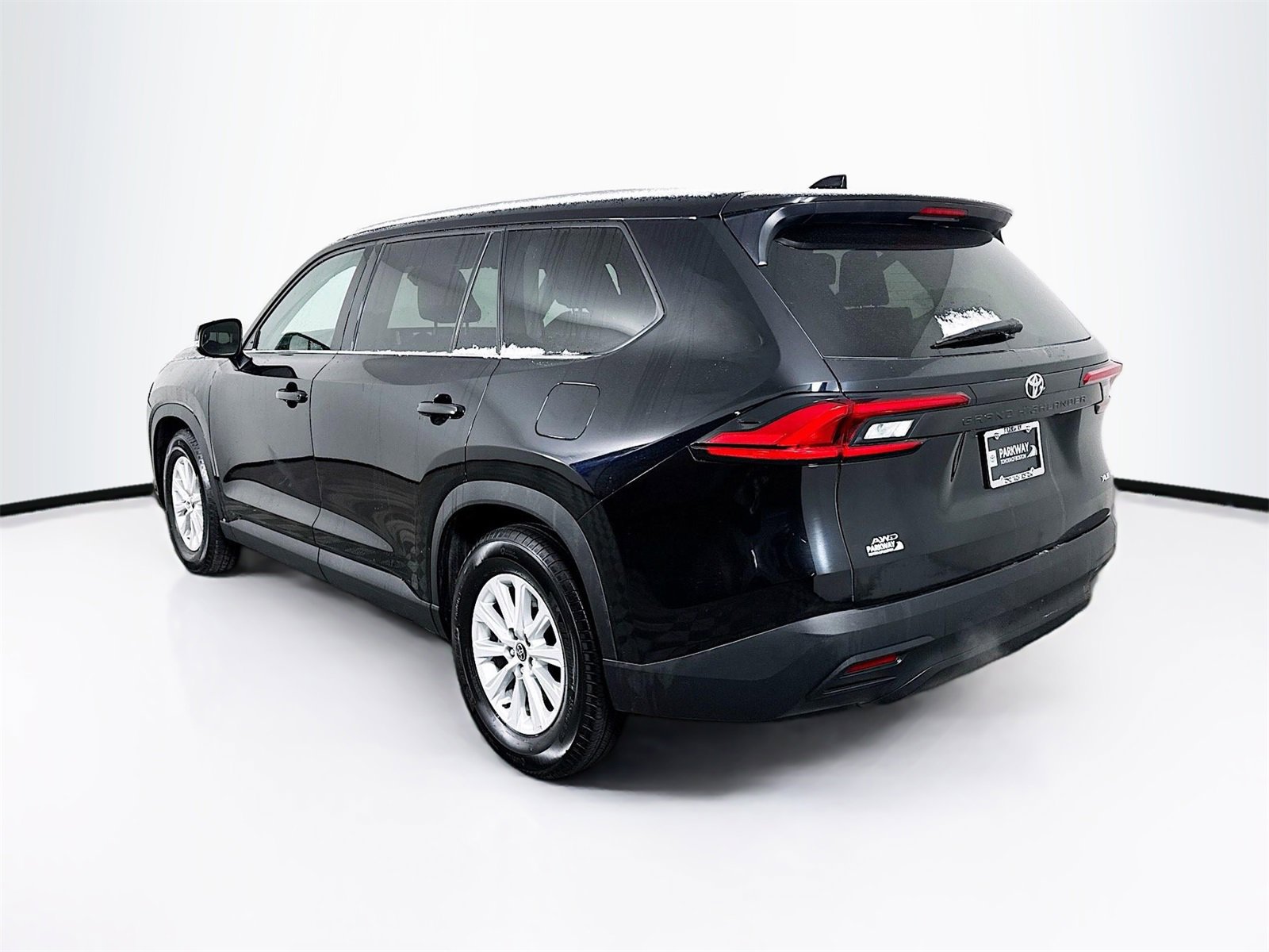 Used 2024 Toyota Grand Highlander XLE image 5