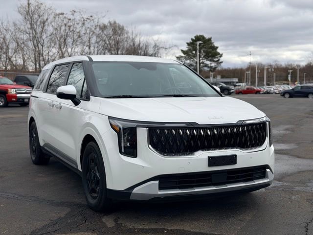 Used 2025 Kia Carnival image 4