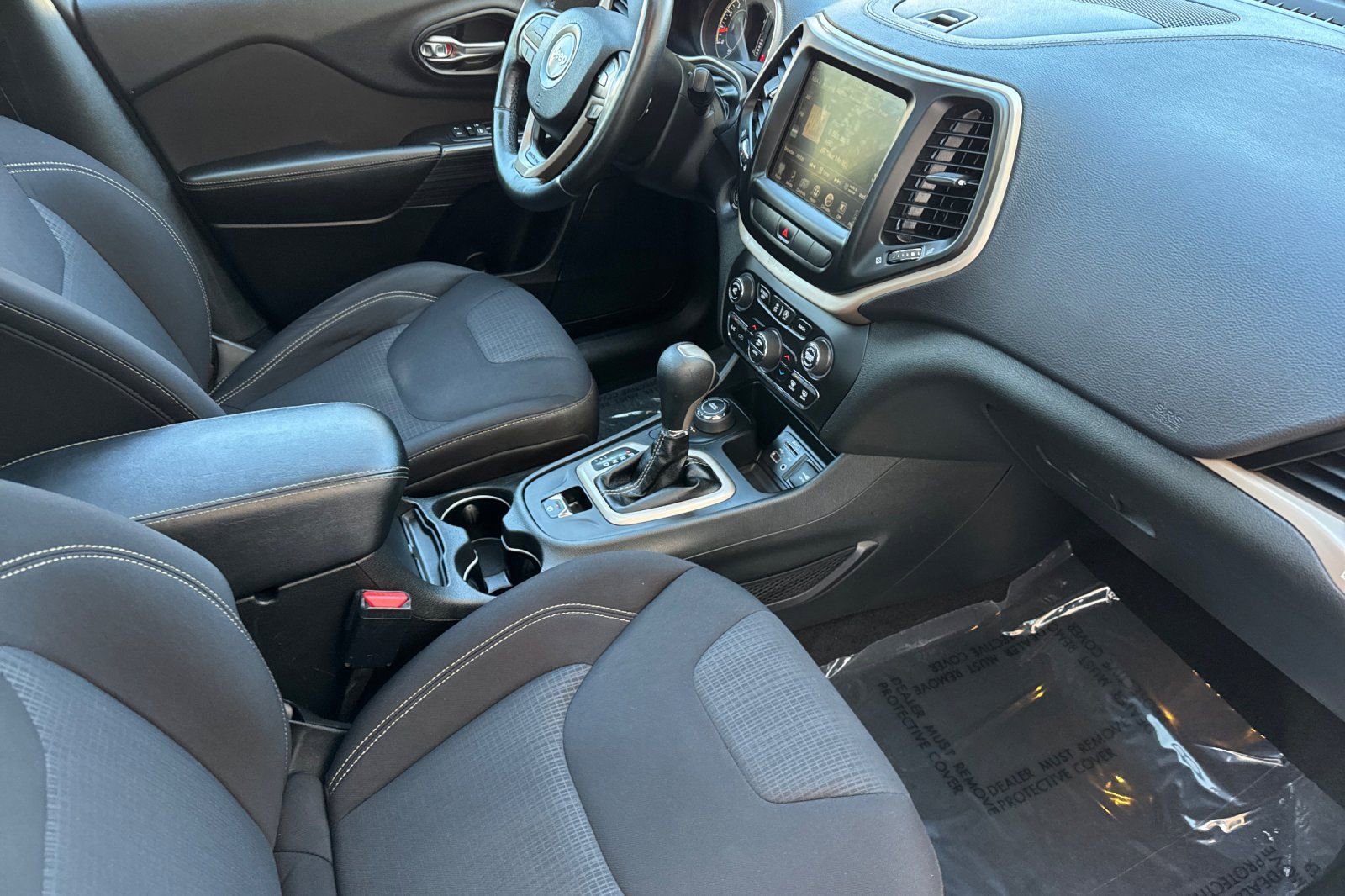 Used 2015 Jeep Cherokee Latitude w/ Comfort/Convenience Group image 15