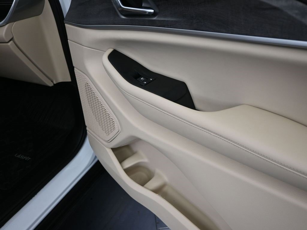 Used 2024 Jeep Grand Cherokee Limited w/ Luxury Tech Group II image 25