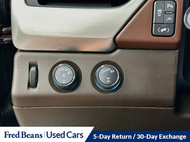 Used 2020 Chevrolet Suburban Premier AWD/4WD image 15
