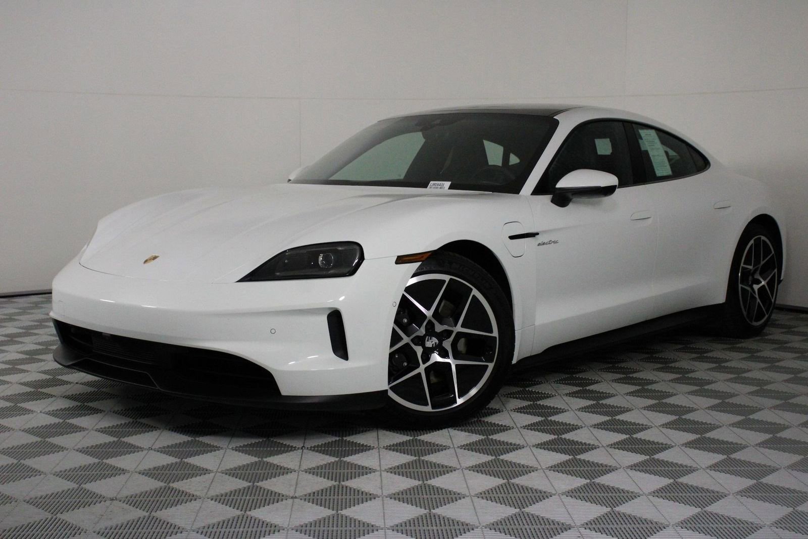 Certified 2025 Porsche Taycan image 1