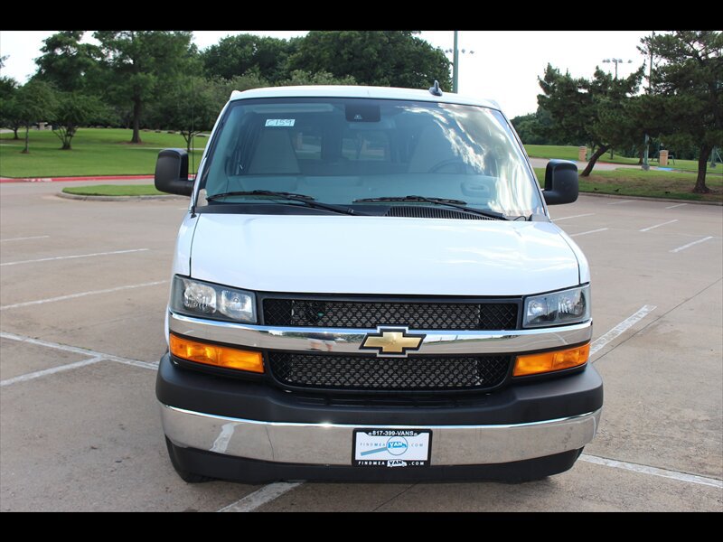 Used 2025 Chevrolet Express 3500 LT w/ LT Preferred Equipment Group RWD image 8