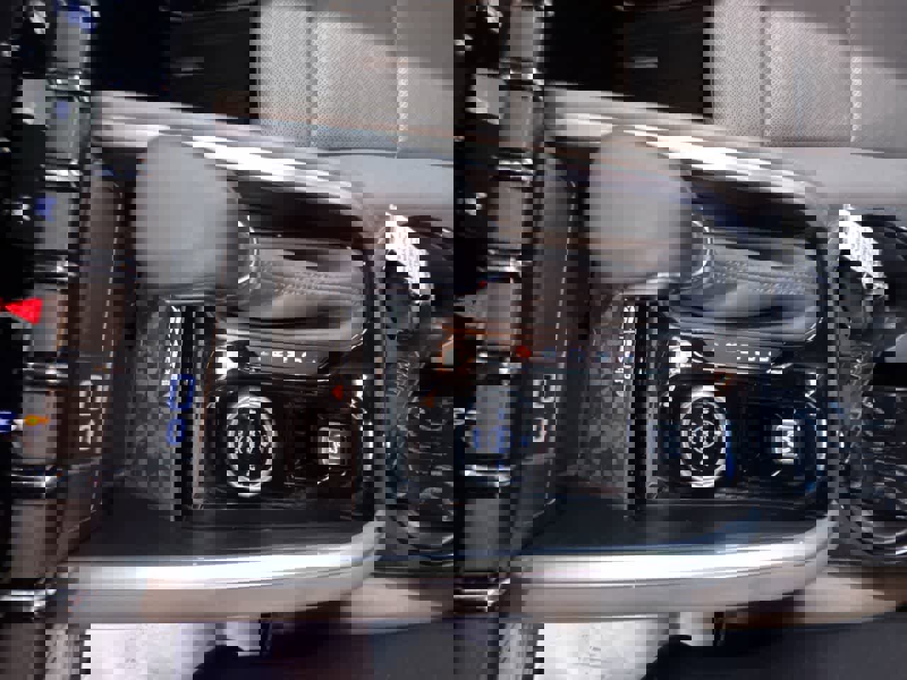 Used 2024 Chevrolet Colorado ZR2 w/ ZR2 Convenience Package III image 31