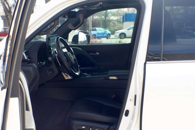 Used 2023 Lexus LX 600 4WD w/ Interior Upgrade Package image 17