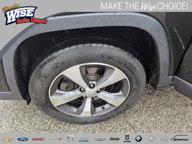 Used 2020 Jeep Cherokee Limited image 22