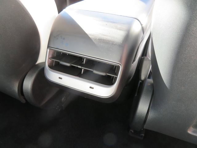 Used 2023 Tesla Model 3 Standard Range image 15
