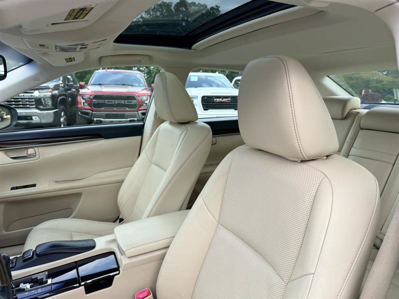 Used 2013 Lexus ES 350 w/ Luxury Pkg FWD image 24