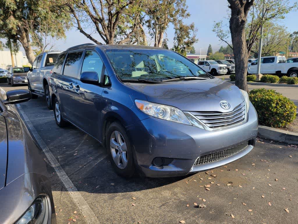 Used 2017 Toyota Sienna LE FWD image 9