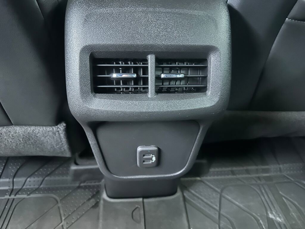 Certified 2023 Chevrolet Equinox RS w/ LPO, Floor Liner Package image 21