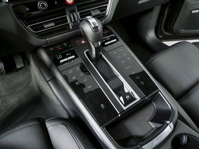 New 2026 Porsche Macan AWD/4WD image 19