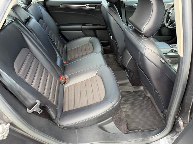 Used 2017 Ford Fusion SE w/ Equipment Group 201A AWD/4WD image 8