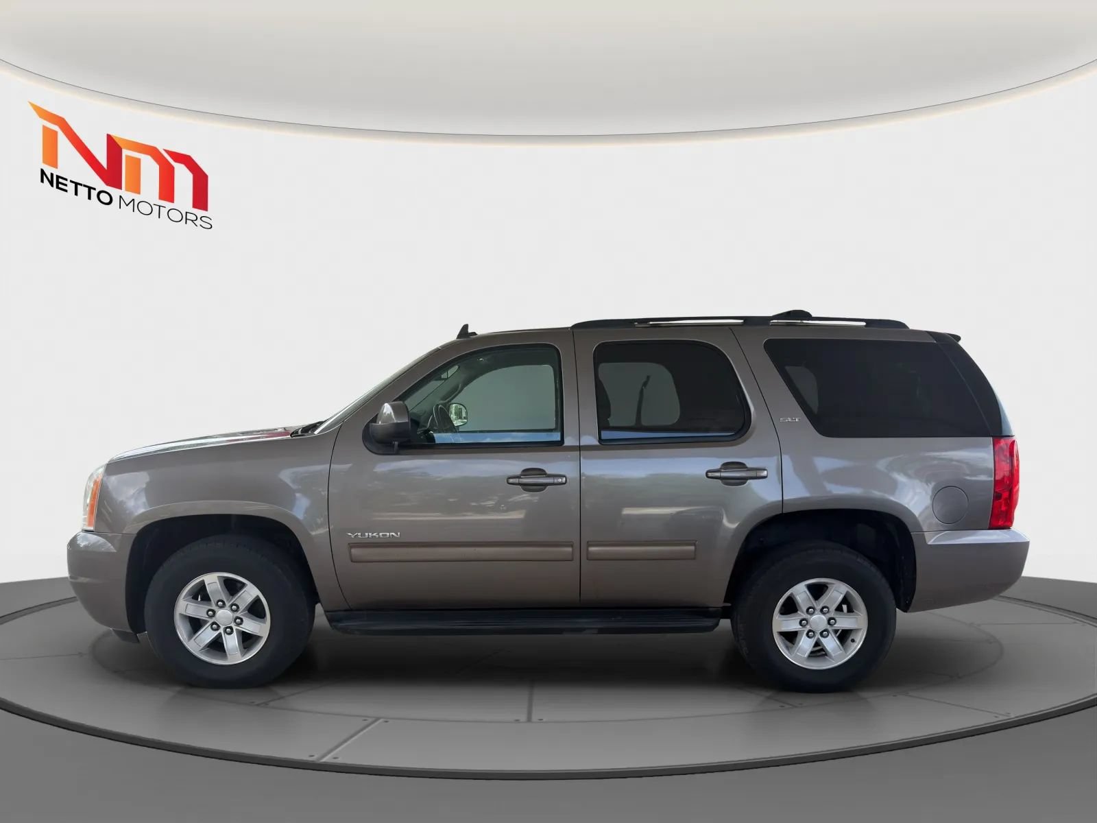 Used 2013 GMC Yukon SLT AWD/4WD image 2